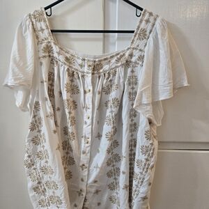 torrid White Blouse with Beige Floral Embroidery